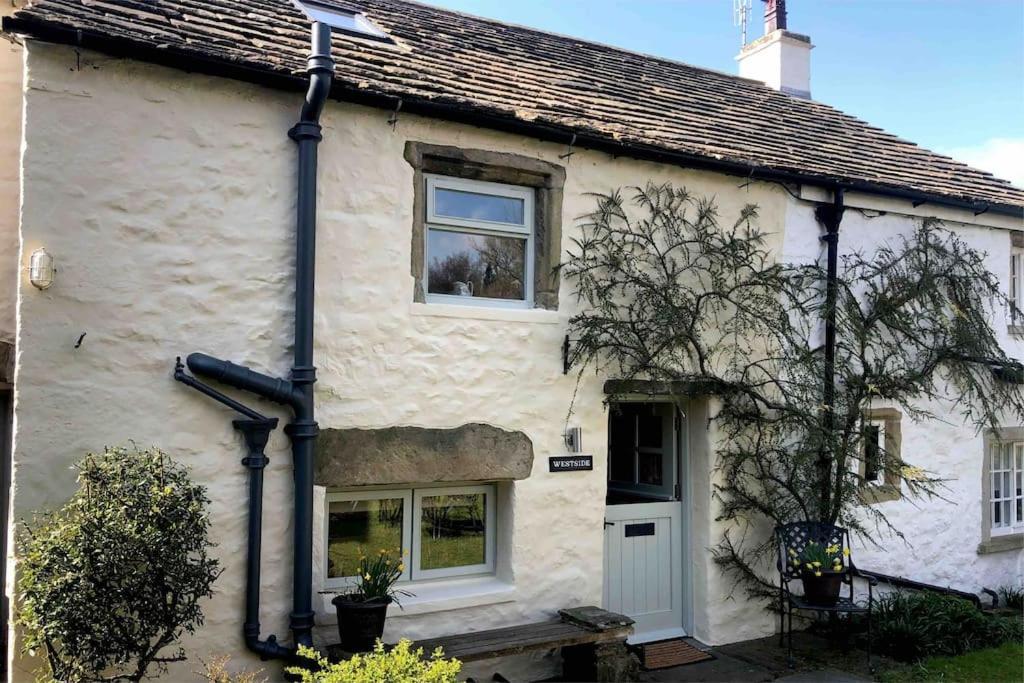 Westside Cottage, Newby, Clapham, Yorkshire Dales National Park, Famous Three Peaks, Near The Lake District, Pets Are Welcome Newby  Exterior foto
