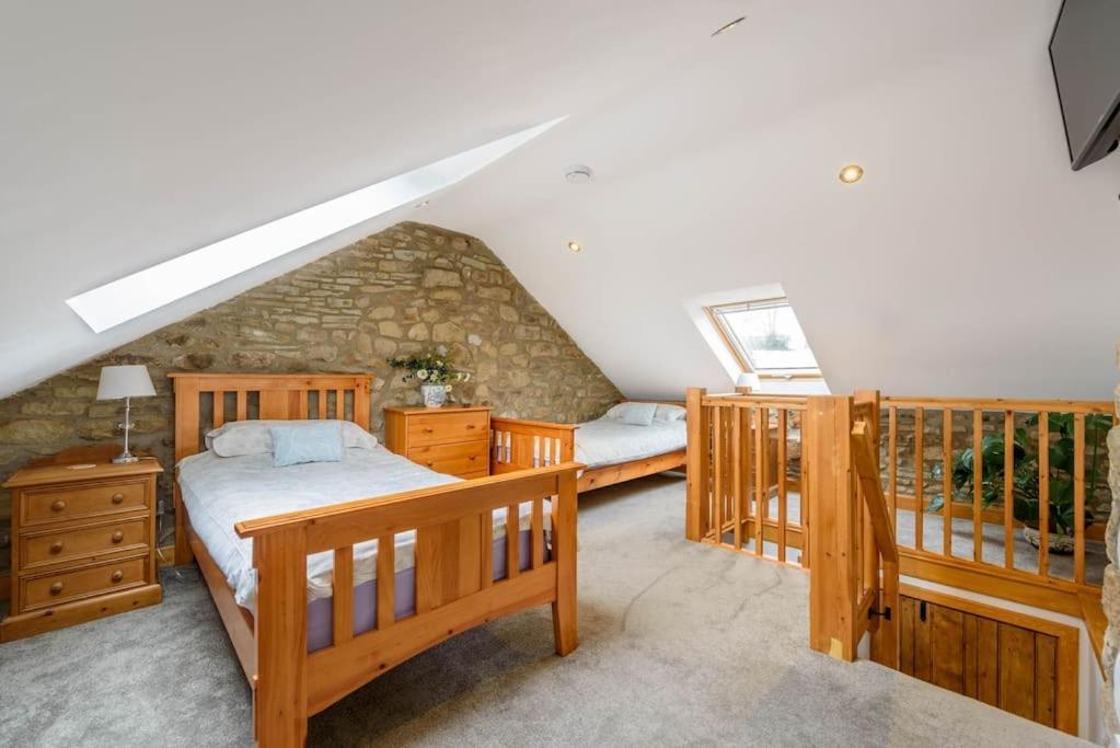 Westside Cottage, Newby, Clapham, Yorkshire Dales National Park, Famous Three Peaks, Near The Lake District, Pets Are Welcome Newby  Exterior foto