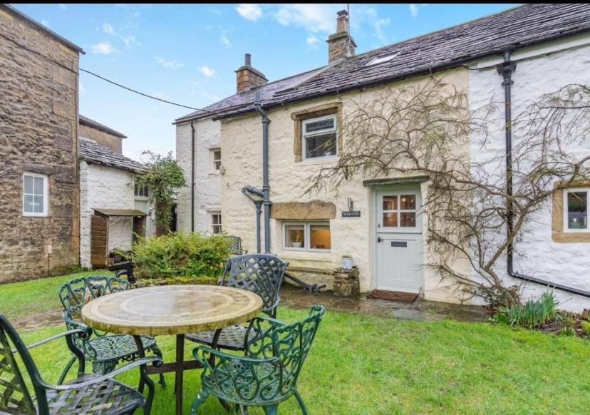 Westside Cottage, Newby, Clapham, Yorkshire Dales National Park, Famous Three Peaks, Near The Lake District, Pets Are Welcome Newby  Exterior foto